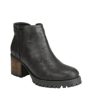 Carlos by Carlos Santana Womens Gill Ankle Boot